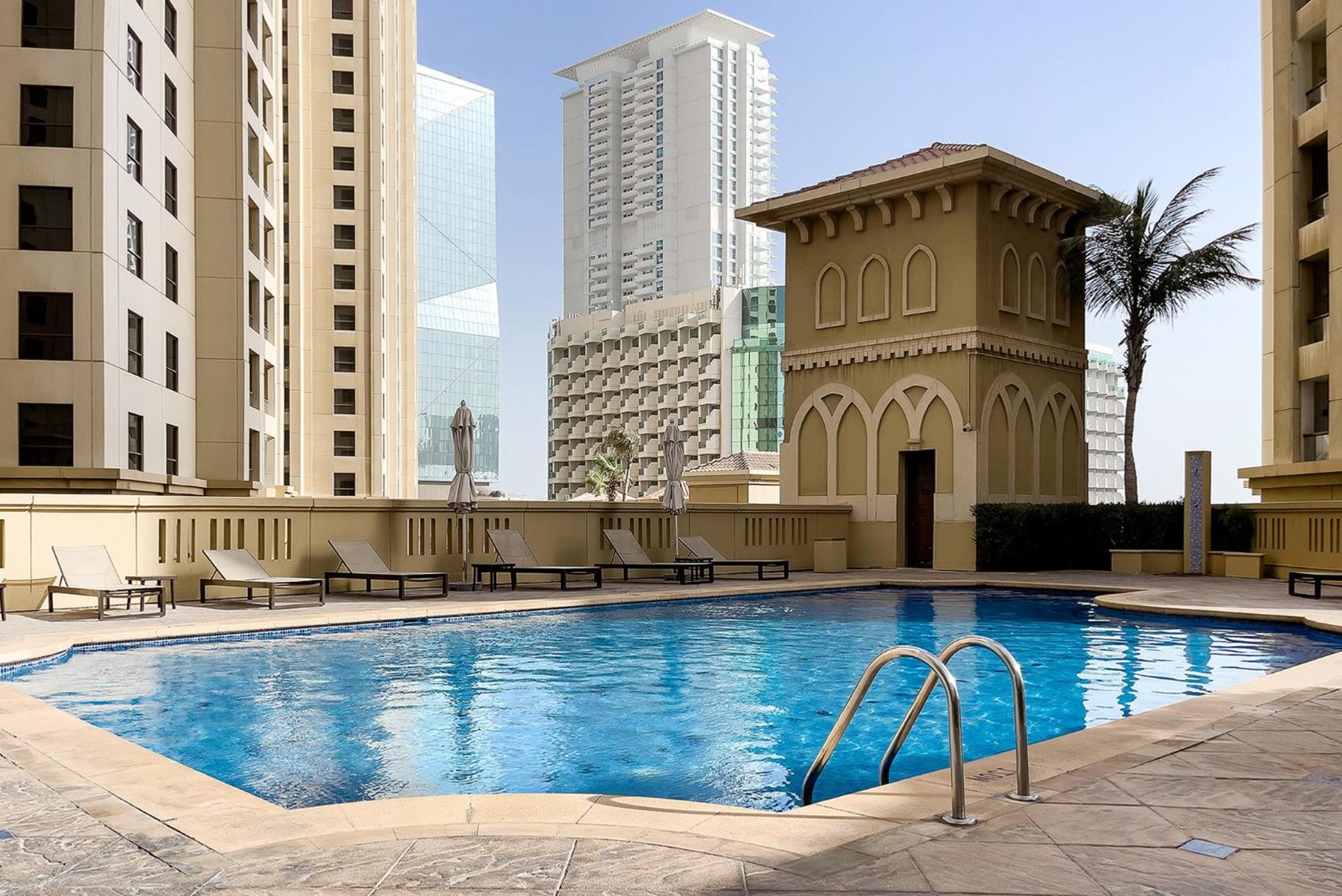 Berloga Capsule Jbr Hotel Dubai Exterior photo